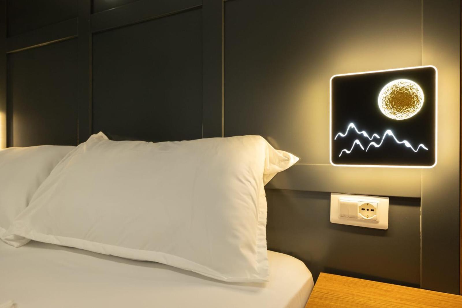 Aglon Twin'S Hotel Vlorë Esterno foto