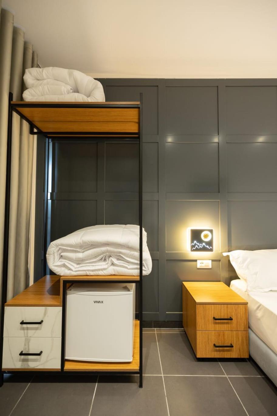 Aglon Twin'S Hotel Vlorë Esterno foto