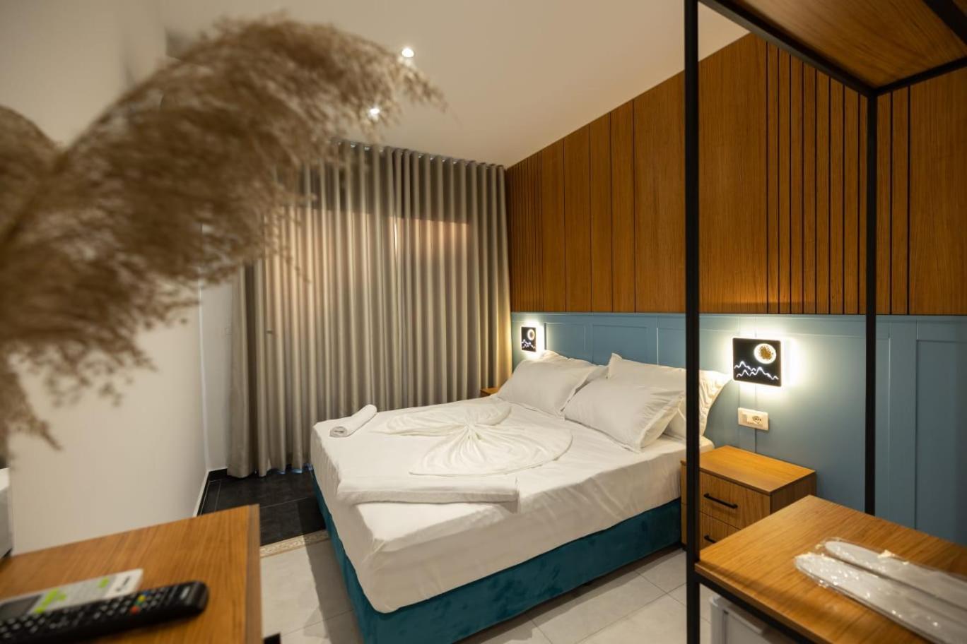 Aglon Twin'S Hotel Vlorë Esterno foto