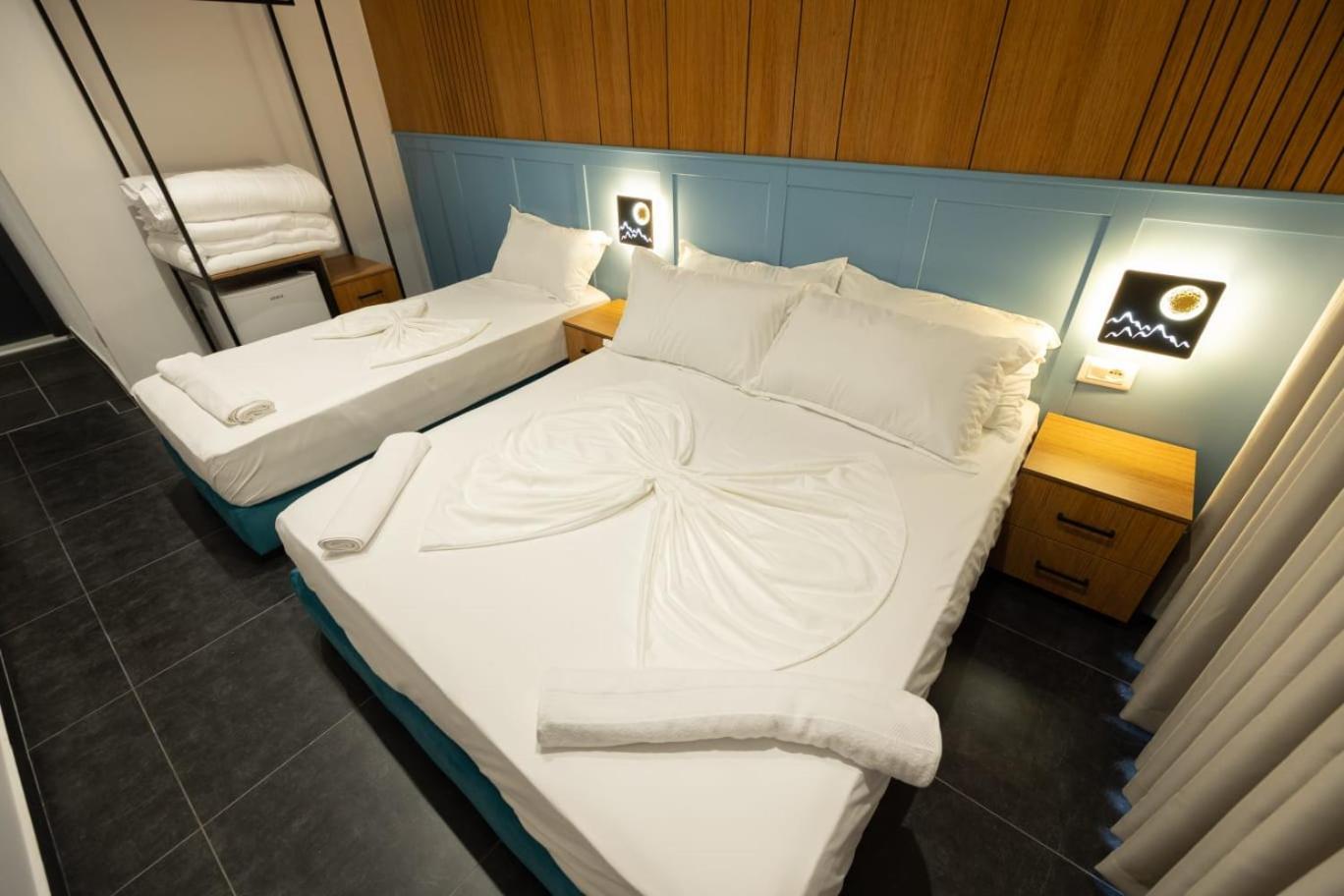Aglon Twin'S Hotel Vlorë Esterno foto