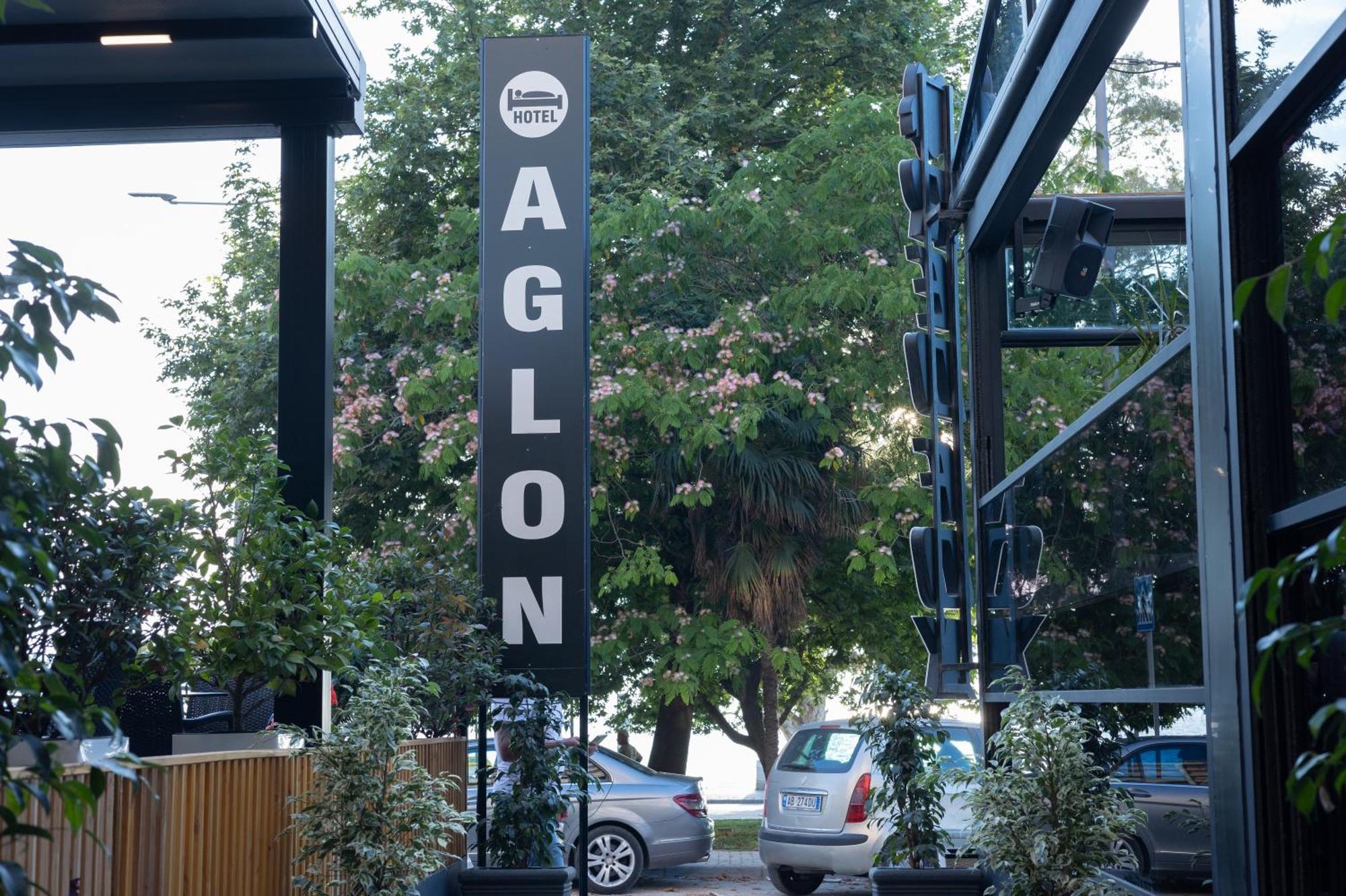 Aglon Twin'S Hotel Vlorë Esterno foto